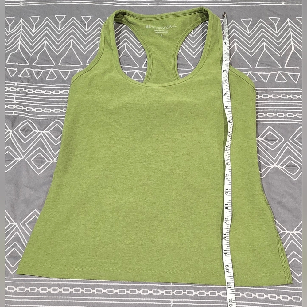 Beyond Yoga Spacedye Step Up Racerback Tank Size Medium - Picture 2 of 7